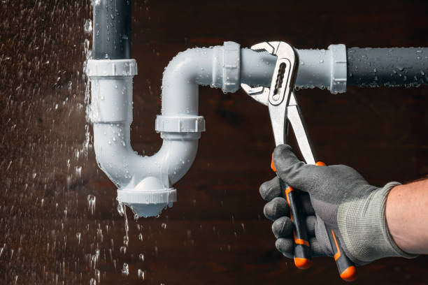 Professional Burst Pipe Repair technician working in Richmond, MI
